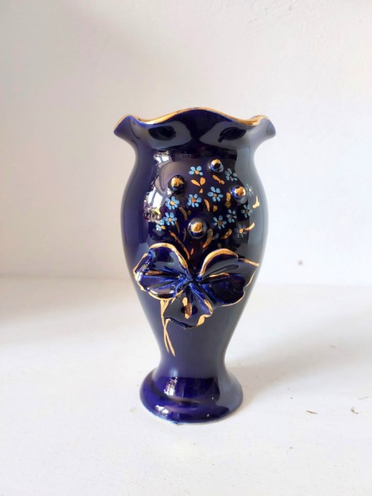 Vaza veche romaneasca portelan cobalt si pictat cu aur, 15cm inaltime
