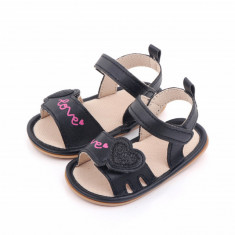 Sandalute negre pentru fetite - Love (Marime Disponibila: 3-6 luni (Marimea 18