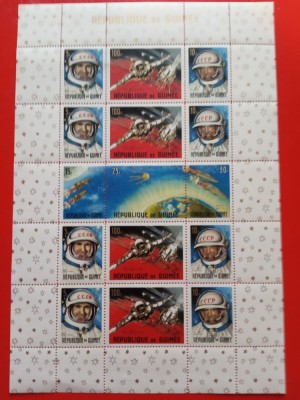 GUINEA, SPACE - BLOC MNH foto