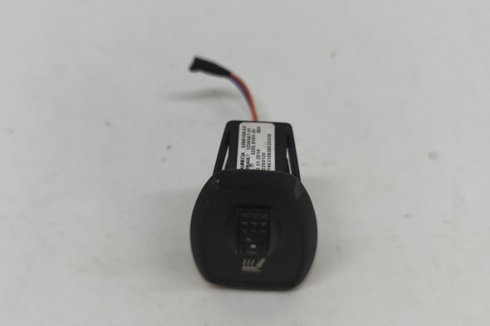 Comutator &icirc;ncălzire scaun RENAULT MEGANE CC EZ0/1_ 2014 OEM: 526810032 | 31961392