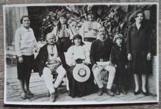 Tarani romani in port popular// foto tip CP, perioada interbelica