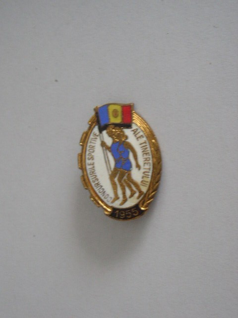 QW9 N5 16 - insigna - tematica sport Concursurile sportive ale tineretului 1955