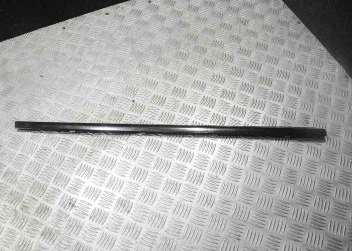 Chedar geam ușă dreapta față MERCEDES-BENZ C T-Model S203 2001