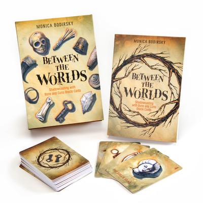 Between the Worlds: Shadowcasting with Bone and Curio Oracle Cards foto