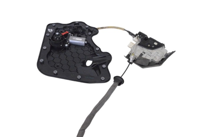 &Icirc;ncuietoare ușă st&acirc;nga față AUDI A8 D4 4H_ 2015 OEM: 4H2837015E,4F0837059 21838921
