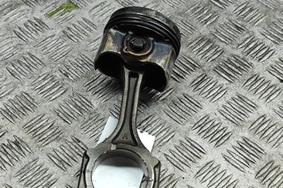 Piston MAZDA CX-5 KF 2021 OEM: SHY1-11-SA0 | 30481518 foto
