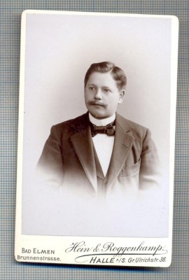 W10 FOTO CABINET -TANAR IN TINUTA DE EPOCA -FOTOGRAF HEIN &amp;amp; ROGGENKAMP -HALLE foto