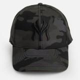 Sapca din bumbac cu cozoroc mare, Gri camuflaj, Marimea 59, CMCLASS
