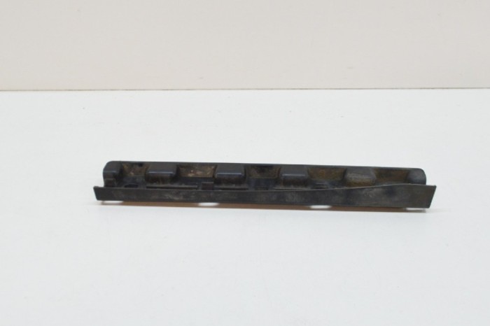 Suport prag lateral st&acirc;nga față BMW 6 Cabrio E64 2009 OEM: 7072875 11747333
