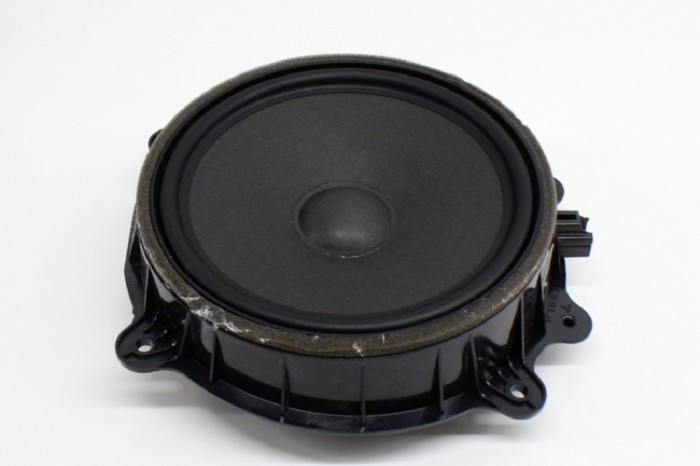 Difuzor ușă st&acirc;nga față TESLA MODEL 3 2018 OEM: 1079744-00-D 11367465
