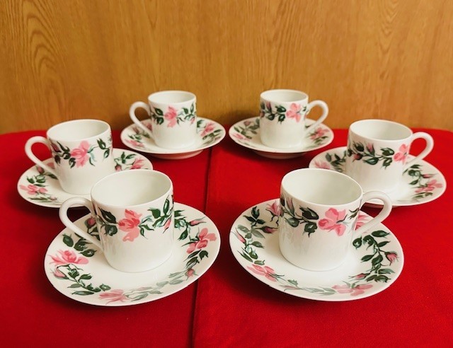 6 CESCUTE CU FARFURIOARE DIN PORTELAN FIN- MARCAJ PORCELAINE DE PARIS- LIMOGES FRANCE