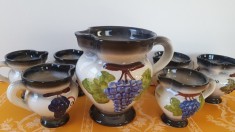 SERVICIU-set VIN FIERT,CARAFA si canite, CERAMICA ELVETIANA PICTATA, TICINO unic