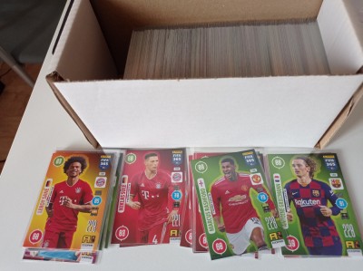 Panini Fifa 2020 - 2021 - lot de 50 carduri foto