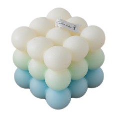 Lumanare Parfumata, din Ceara De Soia, Model Cub, Gradient in 3 Culori Pale, 6x6x6 cm, Aroma de Mare, Albastru deschis