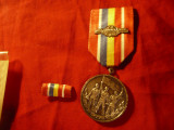 Medalia 30 Ani - 23 August , in etui plastic , cu bareta