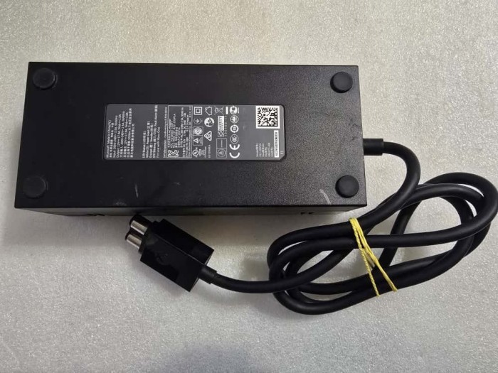 Alimentator Xbox One A12-220P1A, 12V - 17.9A, 220W - poze reale