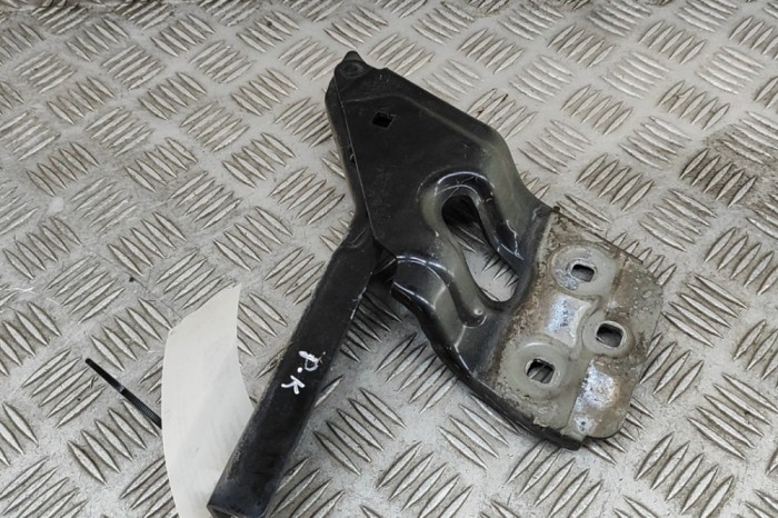 Balama capota st&acirc;nga față VW TOUAREG 7P5 2015 OEM: 7P6823301 | 30370919
