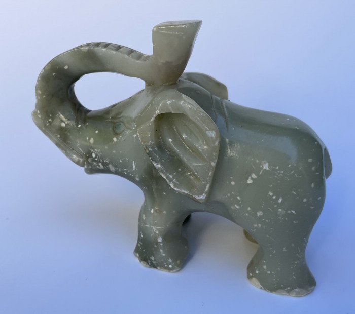 Elefant sculptat in JAD