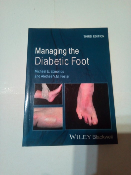 MANAGING THE DIABETIC FOOT ( GESTIONAREA PICIORULUI DIABETIC ) - text lb.engleza