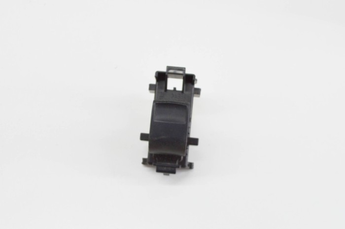 Buton geam ușă dreapta spate TOYOTA YARIS _P13_ 2012 OEM: 84810-0D030 18336517