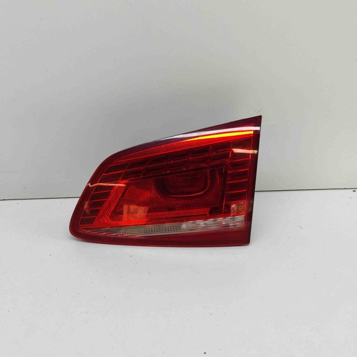 Lampa haion dreapta VW PASSAT Variant B7 365 2012 OEM: 3AF945308C