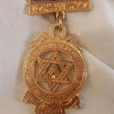 Distinctie/medalie Masonic Marii Loji Unite din Anglia,medalie aurita,stare FB