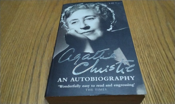 AGATHA CHRISTIE - An Autobiography - HarperCollins Publishers, 1993, 560 p. cu ilustratii in text; lb. engleza