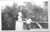 Bnk foto Bustul lui Ion Creanga - Humulesti, Alb-Negru, Romania de la 1950, Cladiri