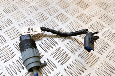 Motor rezervor lichid de parbriz FORD FOCUS III 2016 OEM: F1ET-17A611-AB,6M21-13K082-AB 10876186 foto
