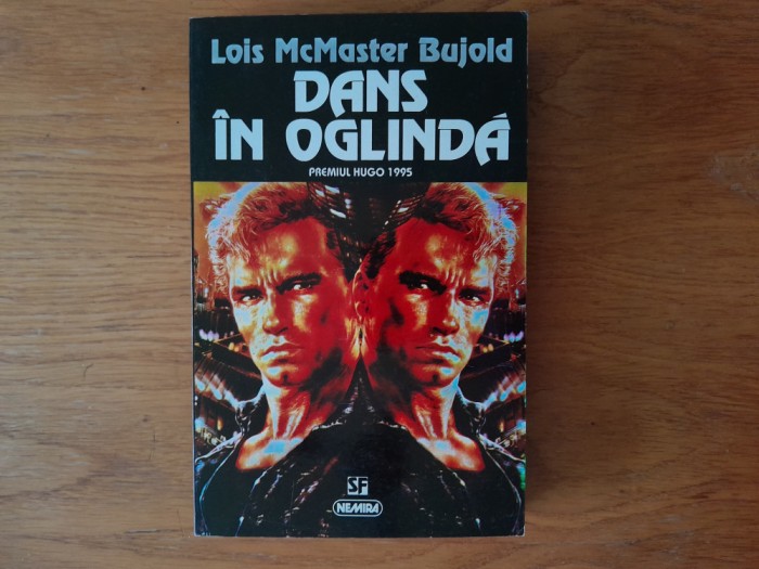 DANS AN OGLINDA - Lois Mc Master. SF.