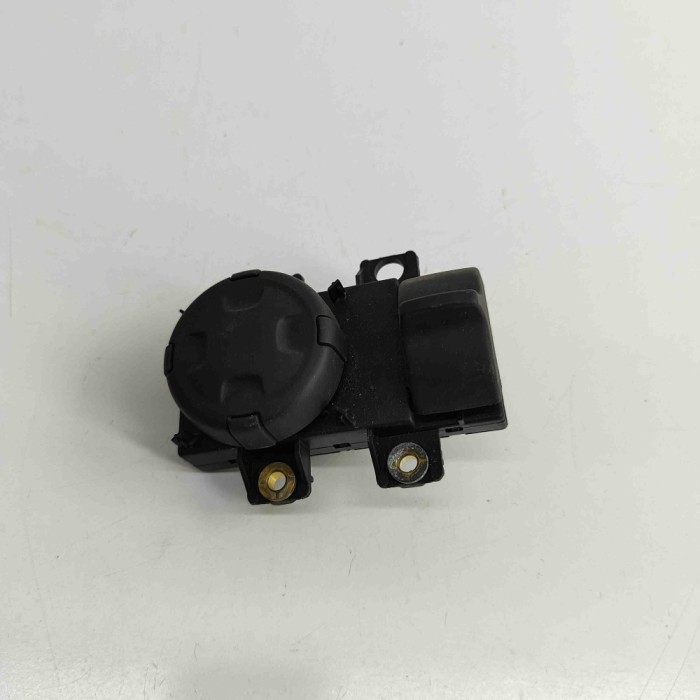 Buton de control scaun dreapta AUDI A8 D3 4E2, 4E8 2006 OEM: 4E0959777C | 29399581