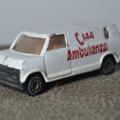 Macheta / jucarie masinuta metal - Ambulanta ( Ambulanza )