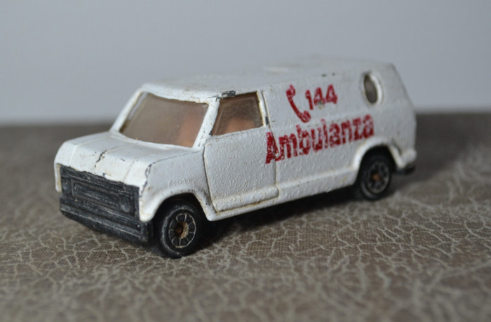 Macheta / jucarie masinuta metal - Ambulanta ( Ambulanza )