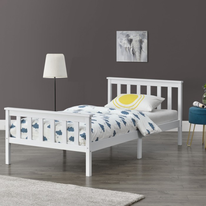 [en.casa]&reg; Pat lemn Breda 100W, 209 x108 x 80 cm, lemn brad/PAL, alb mat lacuit,100 Kg, single, fara saltea HausGarden Leisure