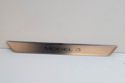 Ornament prag dreapta față TESLA MODEL 3 2019 OEM: 1504763-00-A 21572937 foto
