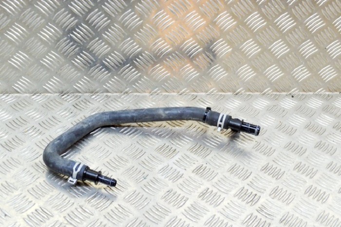 Furtun de lichid de răcire TESLA MODEL S 2014 OEM: 1006252-00-E 11600718