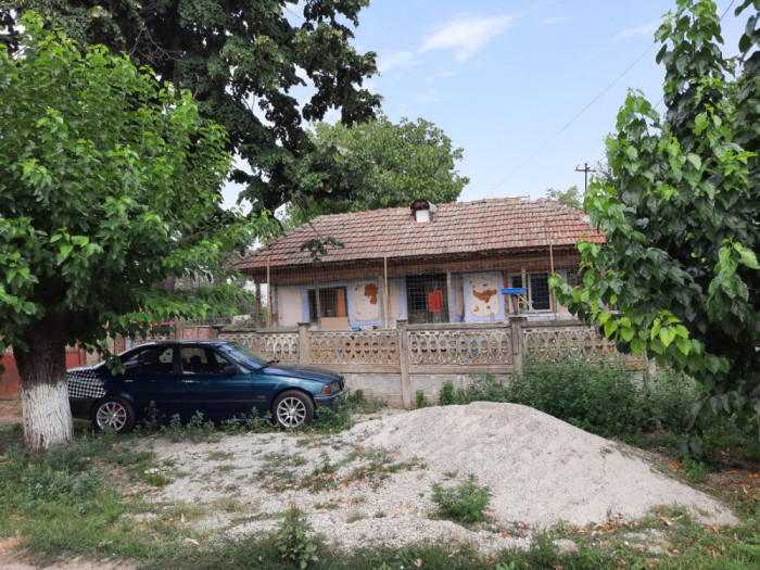 Vand casa+ curte 1400mp in Letca Veche, Jud. Giurgiu