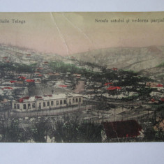 Carte poștală Băile Telega:Școala satului și vederea parțială necircul.cca 1910
