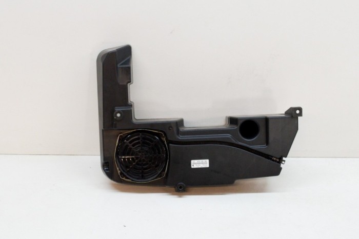 Subwoofer AUDI A4 Avant 8K5, B8 2013 OEM: 8T8035382,1000143-001 | 13128403