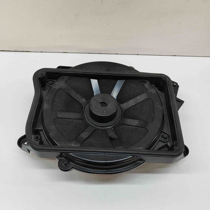 Subwoofer AUDI A6 4G2, C7, 4GC 2017 OEM: 4G2035709