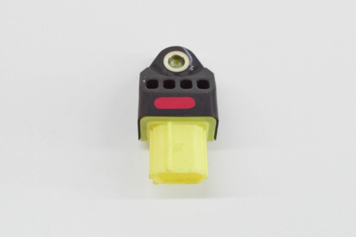 Senzor de impact dreapta față TOYOTA YARIS _P13_ 2012 OEM: 89831-52080 18336695