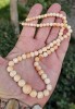 COLIER VINTAGE, LUCRAT MANUAL CU MARGELE QUEEN CONCH SHELL