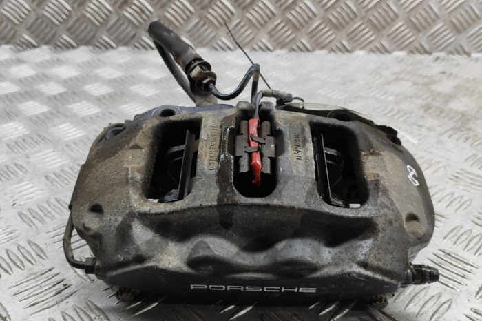 Etrier de fr&acirc;nă dreapta spate PORSCHE PANAMERA 971 2018 OEM: 971615404A,971.615.404.A 30391047