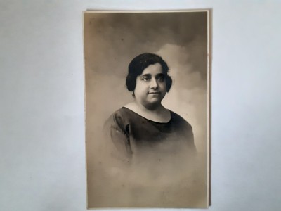 Fotografie tip CP cu femeie 13 foto
