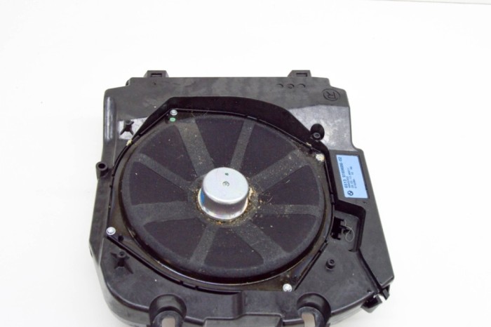 Subwoofer podea dreapta BMW 6 Coupe F13 2013 OEM: 9169686 | 17431638