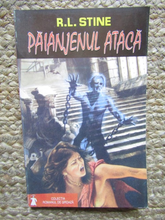 Păianjenul Atacă - R.L. Stine, Roman de Groază