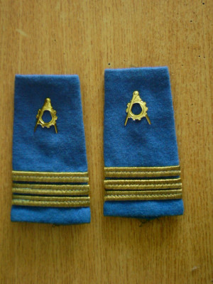 M3 C4 - Grade militare - bleumarin - capitan inginer antiaeriana 2 foto