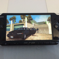 CONSOLA SONY PSP SLIM 3004 FUNCTIONALA.CITITI ATENT TOATA DESCRIEREA VA ROG!