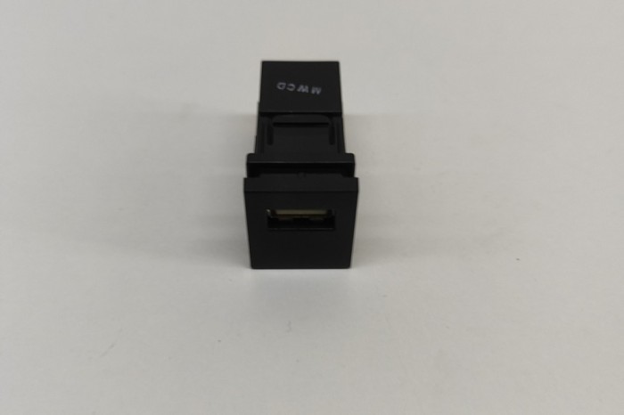 USB TOYOTA YARIS CROSS MXP_ 2022 OEM: 86190-12070 | 28311451