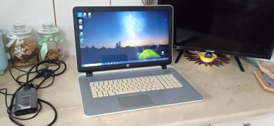 Laptop Slim HP ALB display Mare 17,3 Dual core 8gb ram Ddr3 Ssd video 1gb Bateria 2-3ore foto